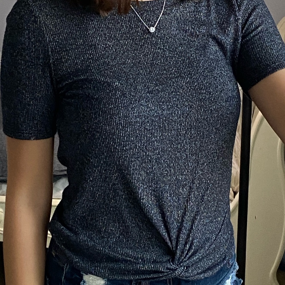 Aeropostale high neck tee w knot